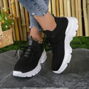 Bootsgear Women Fashionable Casual Solid Color Lace-Up Sneakers